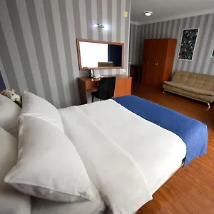 Aura Boutique Батуми
